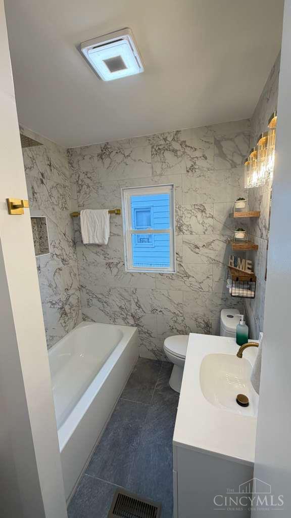 2220 Yankee Road Middletown, OH 45044 - Photo 13 of 23 Gallery Image 13