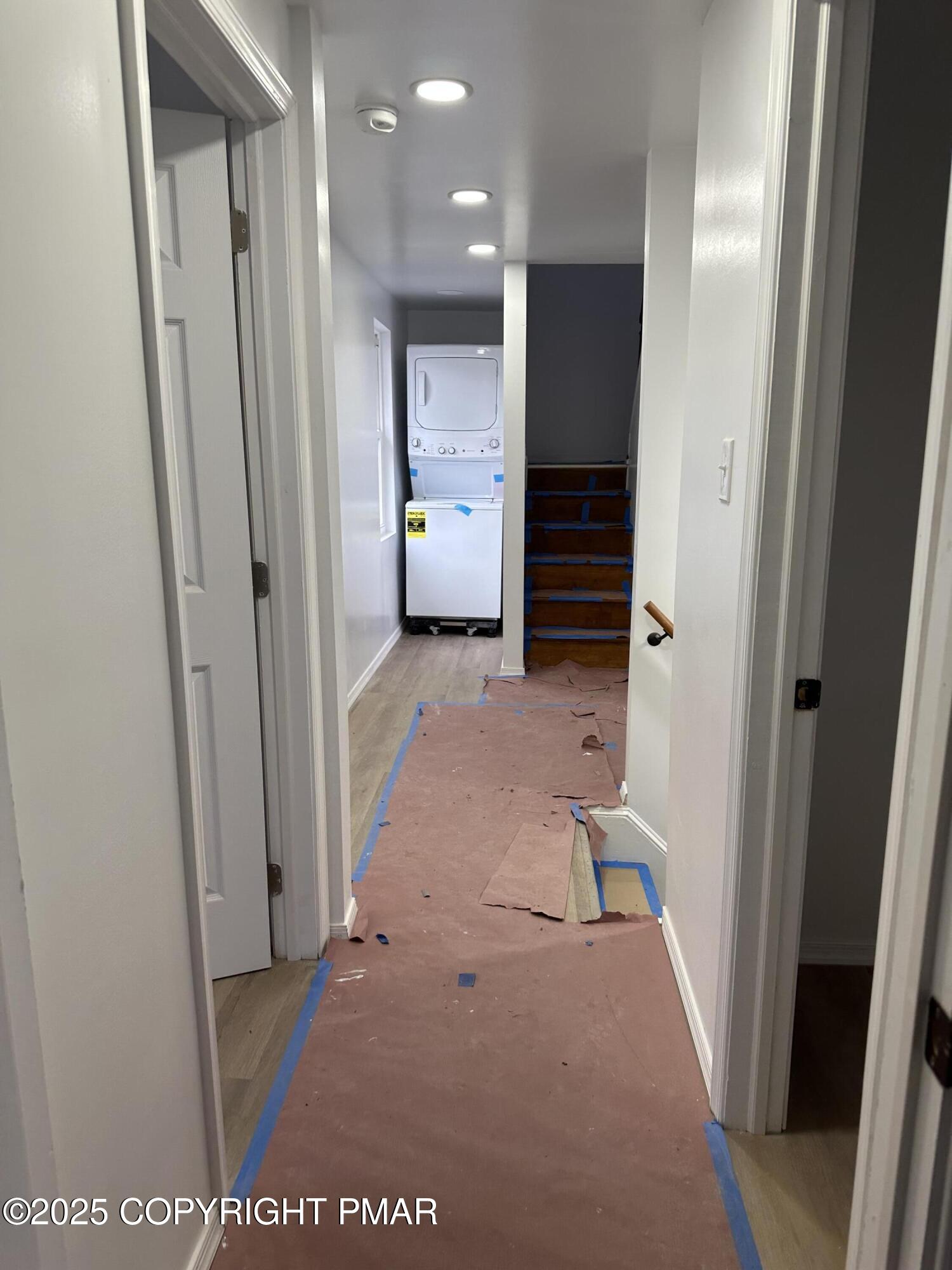 105 Glenmere Road Canadensis, PA 18325 - Photo 23 of 28 a view of a hallway to rooms