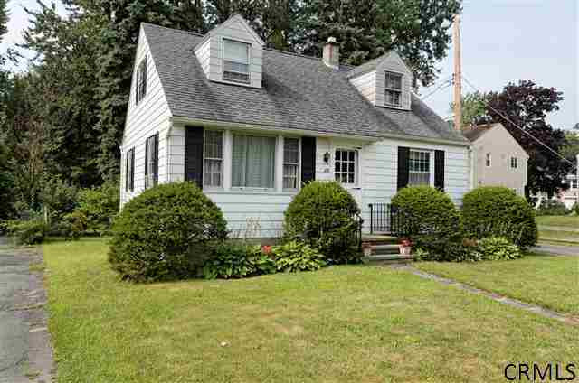 26 Saxton Road Colonie, NY 12110 - Photo 1 of 17 Photo 1