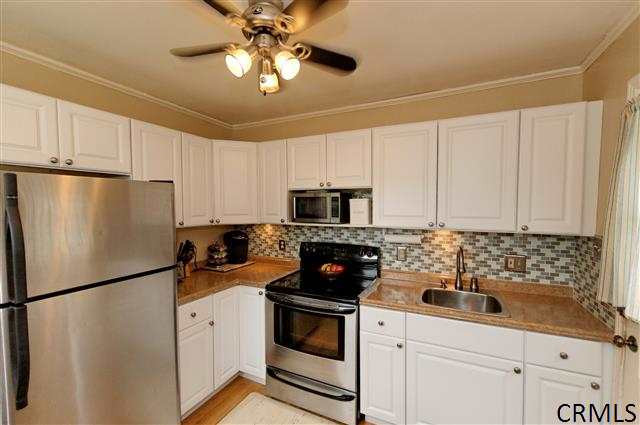 26 Saxton Road Colonie, NY 12110 - Photo 8 of 17 Photo 8
