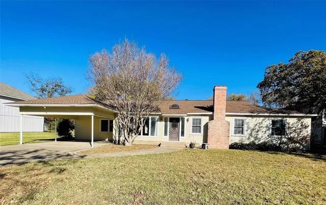 $2,490 | 5000 Barbara Road, River Oaks, TX 76114