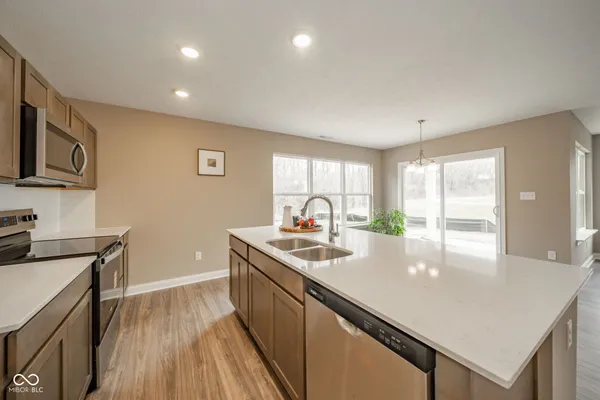 $349,900 | 402 Luellen Way, New Castle, IN 47362