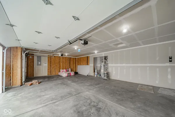 $349,900 | 402 Luellen Way, New Castle, IN 47362