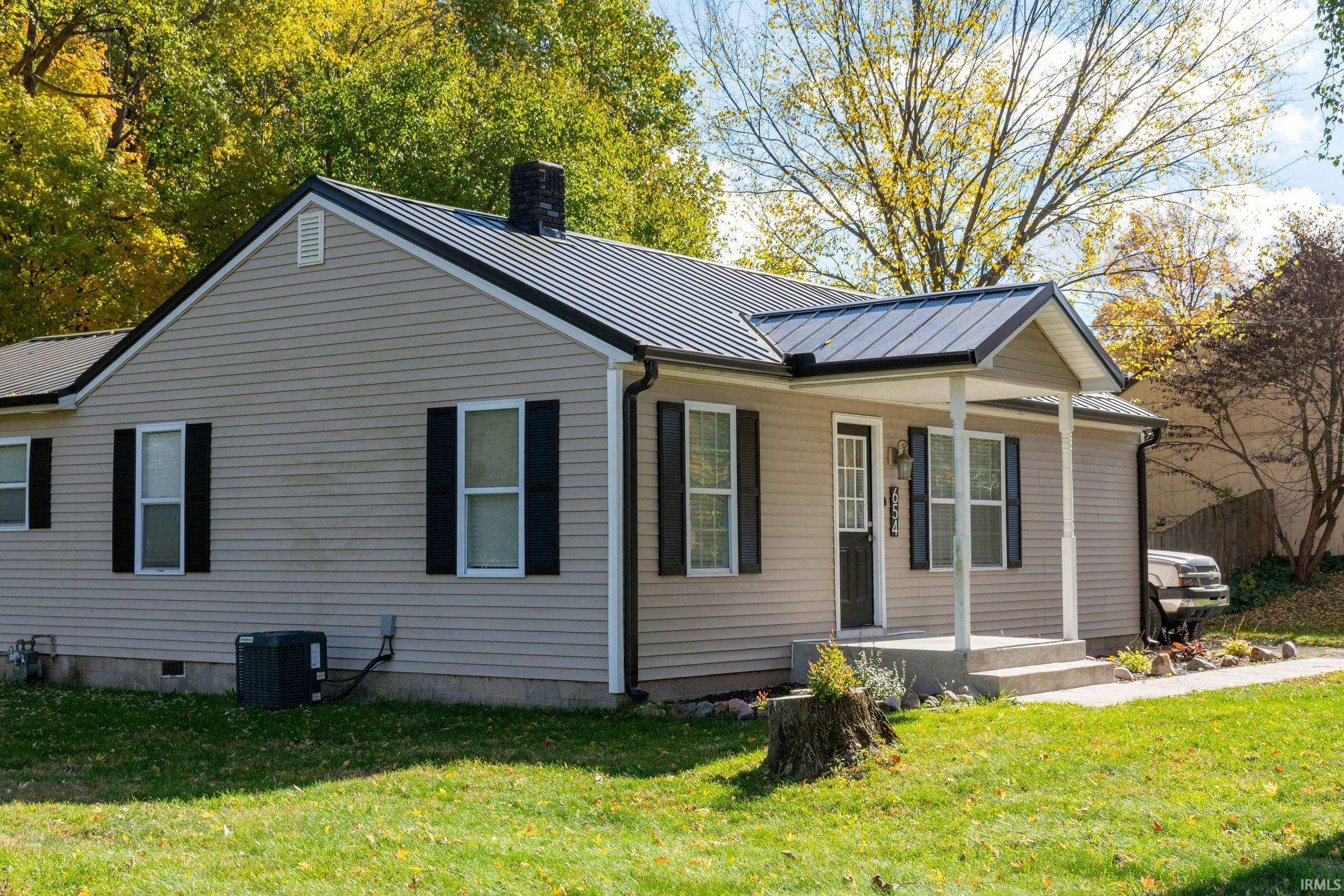 654 South Apple Road Osceola, IN 46561 - Photo 3 of 35 Gallery Image 3