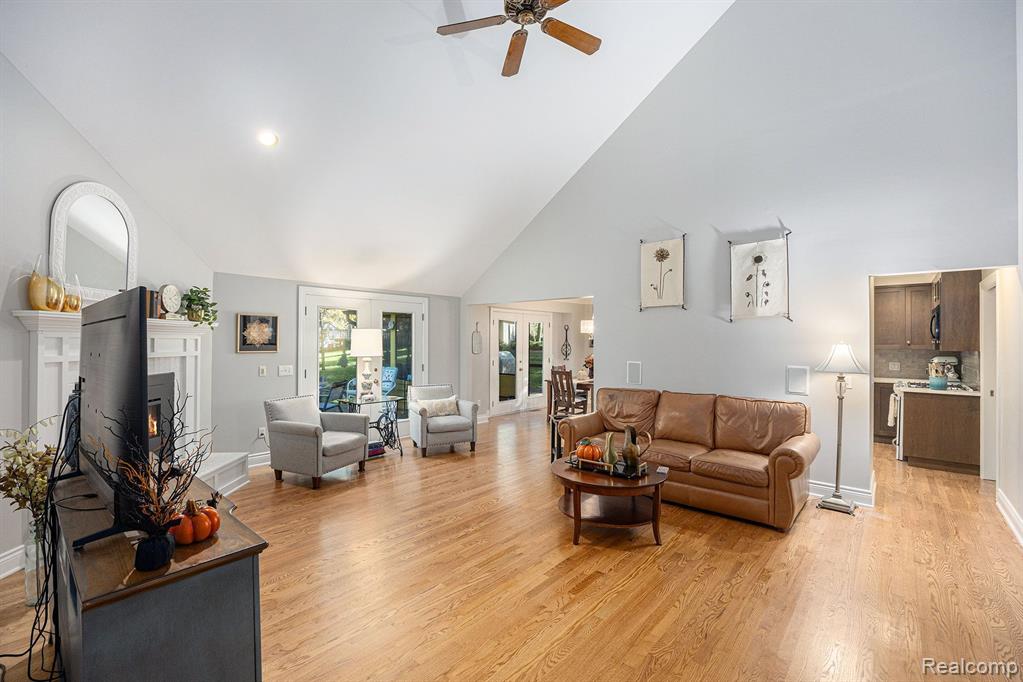 4495 Maybee Road Lake Orion, MI 48359 - Photo 4 of 34