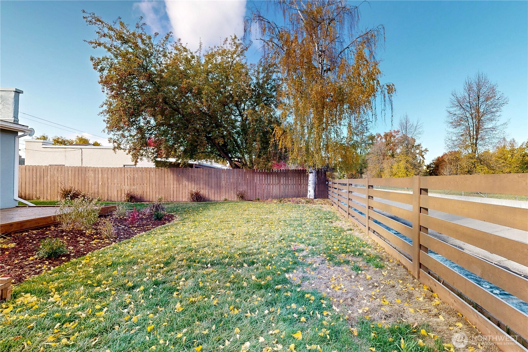 995 Hobson Street Walla Walla, WA 99362 - Photo 32 of 38 a view of backyard with green space