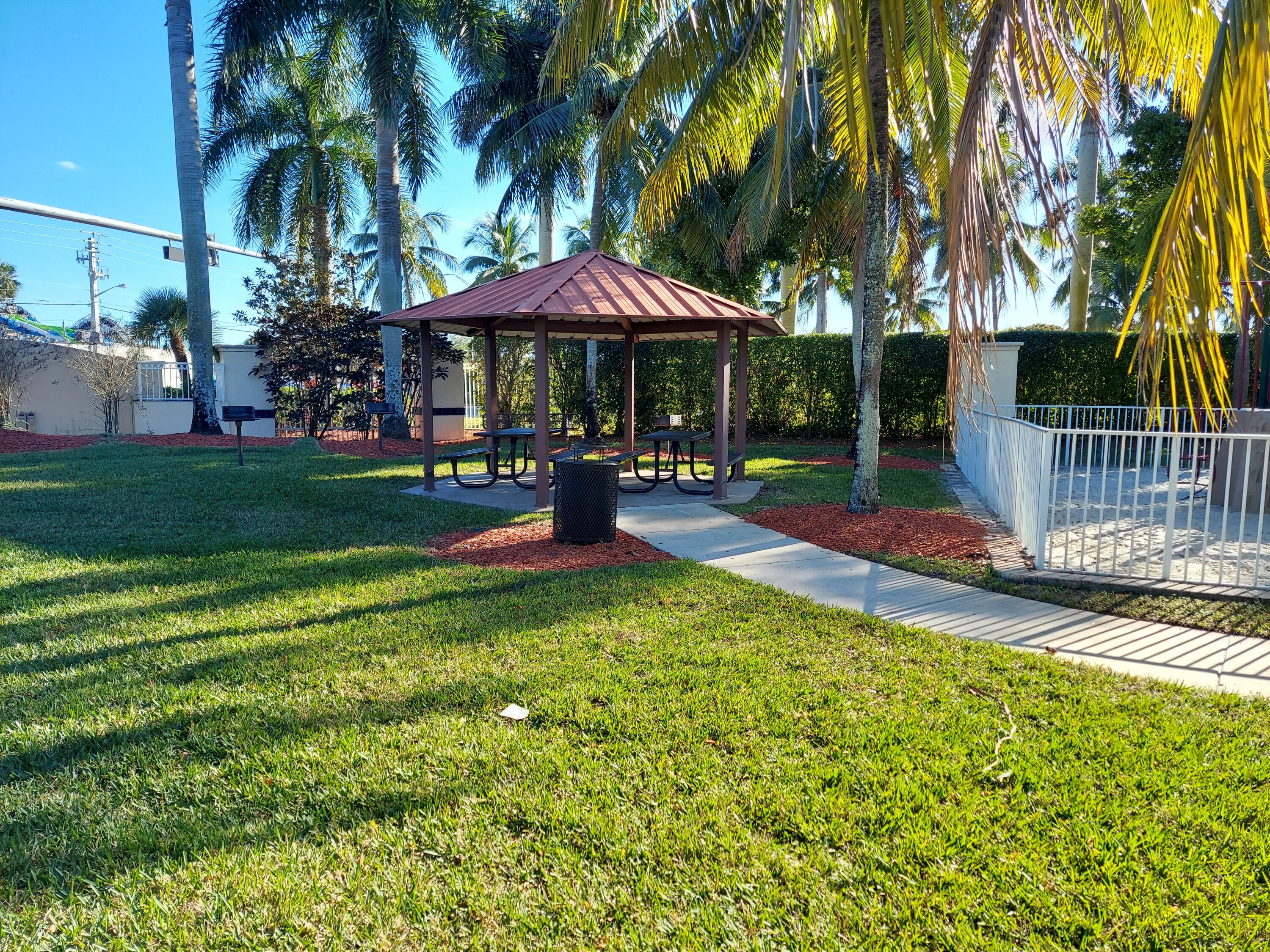 5301 Crossing Rocks Court Riviera Beach, FL 33407 - Photo 35 of 40 20211227_145613