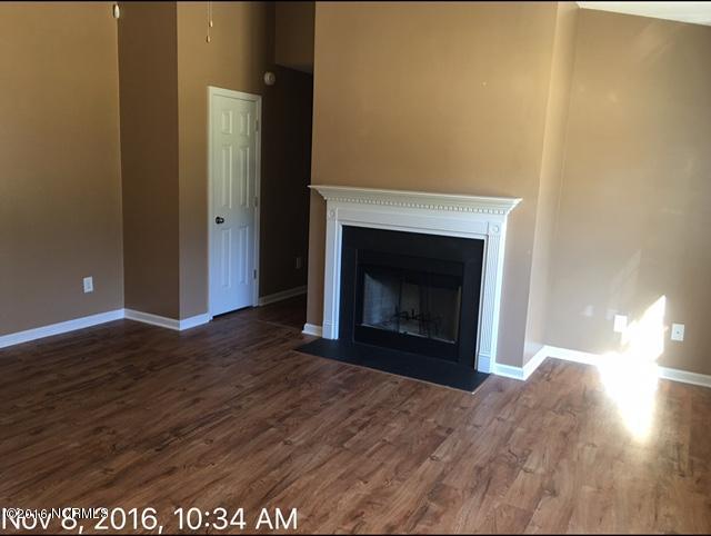 171 Foy Lockamy Road Jacksonville, NC 28540 - Photo 4 of 10 Living Room 1