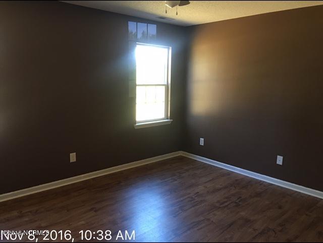 171 Foy Lockamy Road Jacksonville, NC 28540 - Photo 7 of 10 Master Bed 1