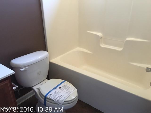 171 Foy Lockamy Road Jacksonville, NC 28540 - Photo 9 of 10 Master Bath 1
