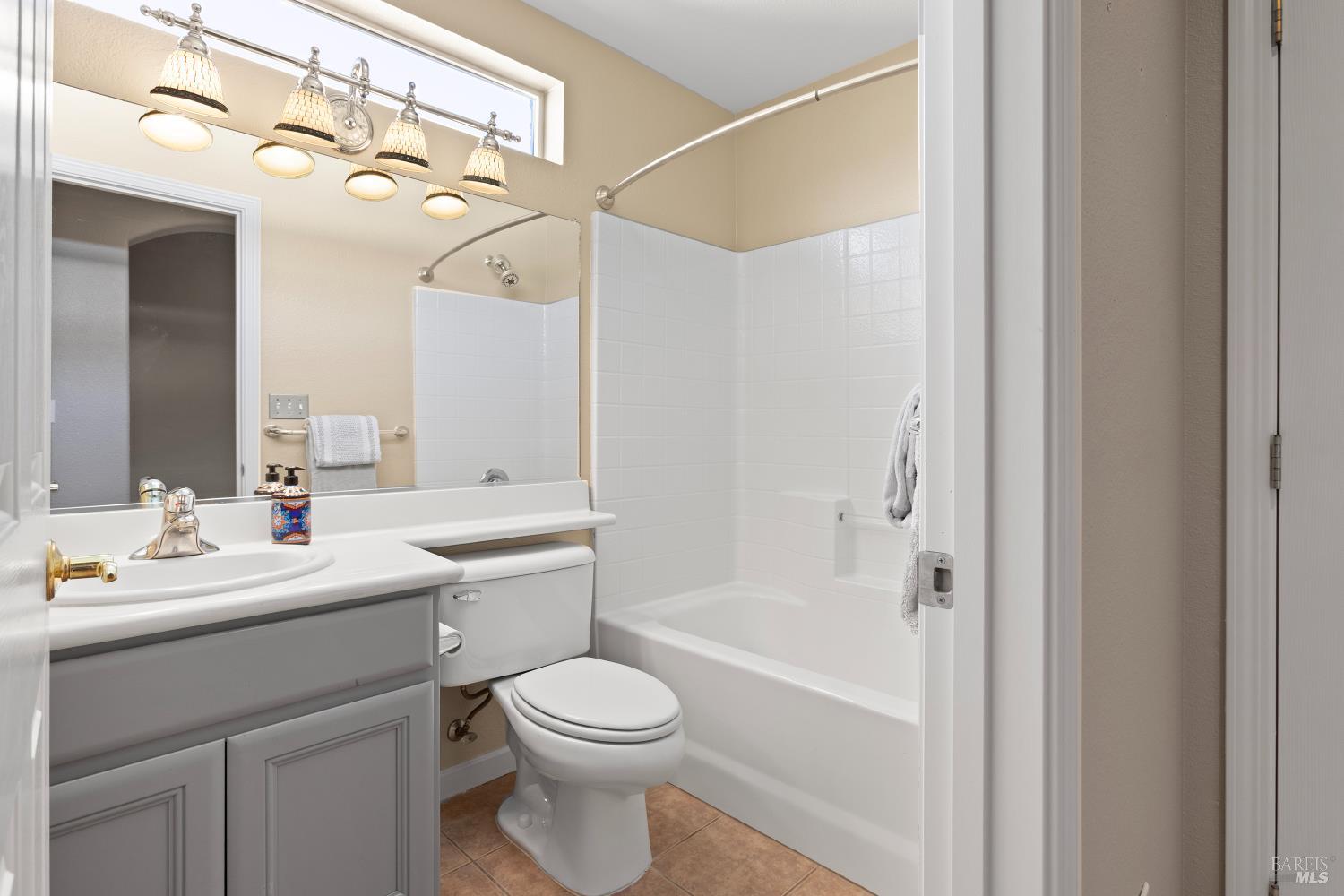 270 Foxwood Lane Rio Vista, CA 94571 - Photo 28 of 31 a bathroom with a sink a toilet and shower