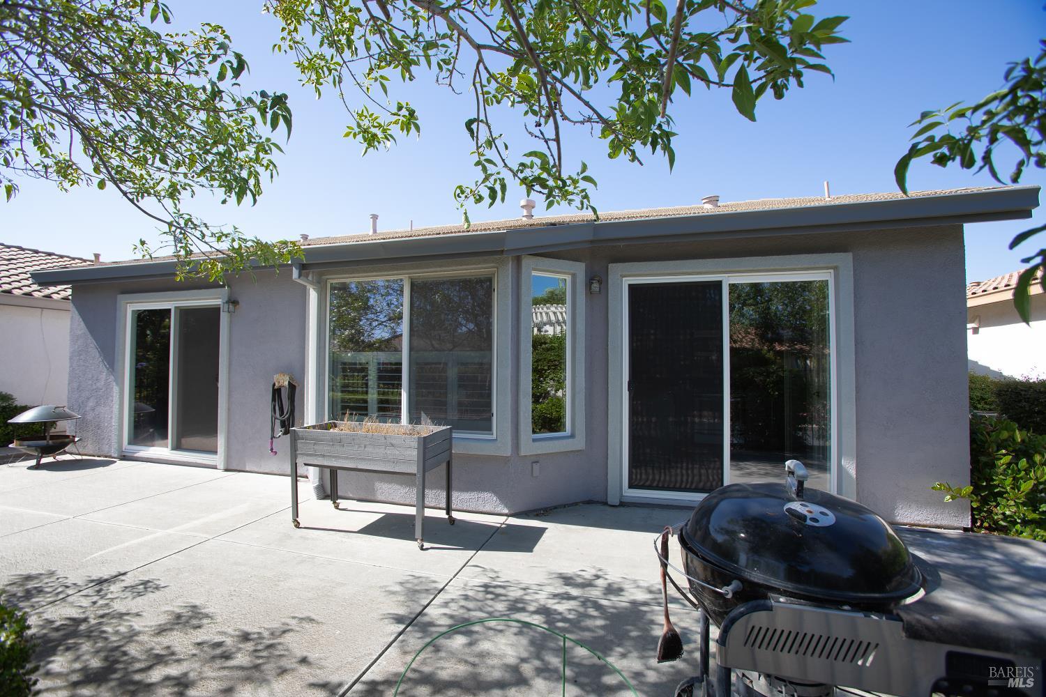 270 Foxwood Lane Rio Vista, CA 94571 - Photo 7 of 31 a house view with a sitting space and garden
