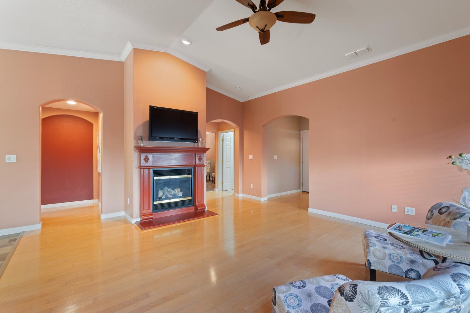 270 Foxwood Lane Rio Vista, CA 94571 - Photo 10 of 31 a living room with furniture and a flat screen tv