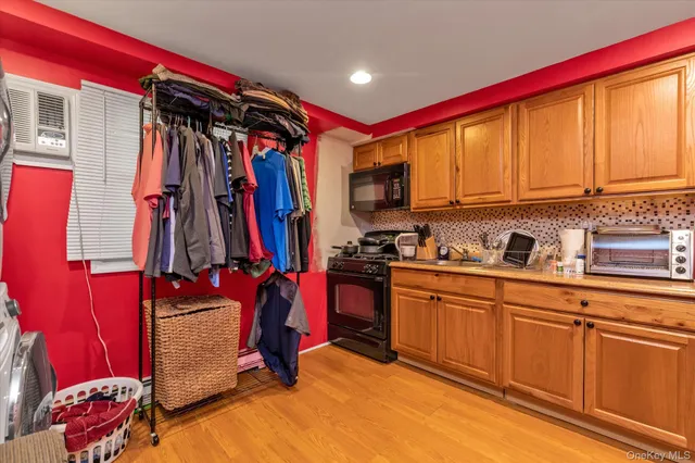 a bed room with two bed and a window