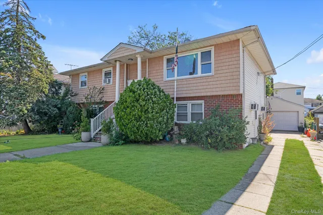 $849,000 | 62 4th Avenue, East Rockaway, NY 11518