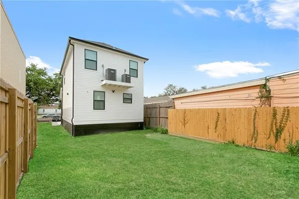 $2,350 | 2105 Bienville Street, New Orleans, LA 70112