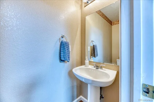 $585,000 | 10191 Sagecrest Street, Highlands Ranch, CO 80126