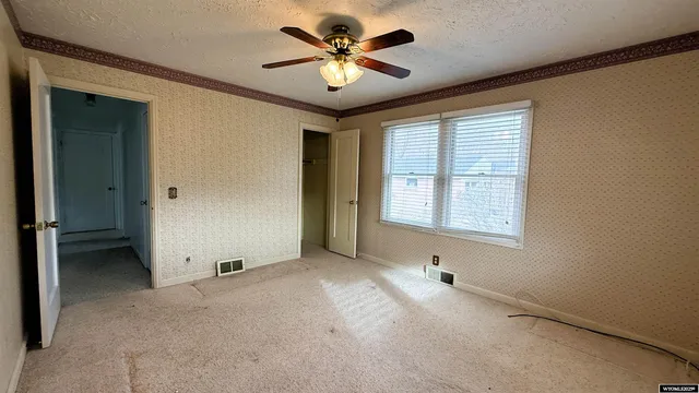 $250,000 | 2211 Big Horn Avenue, Worland, WY 82401