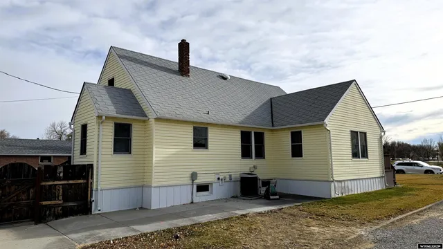 $250,000 | 2211 Big Horn Avenue, Worland, WY 82401