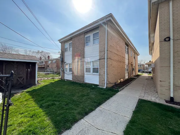 $1,500 | 5305 South 72nd Court, Unit 4, Summit, IL 60501