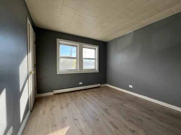 $1,500 | 5305 South 72nd Court, Unit 4, Summit, IL 60501