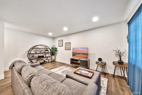 $324,900 | 1223 Bonanza Avenue, Unit 8, South Lake Tahoe, CA 96150