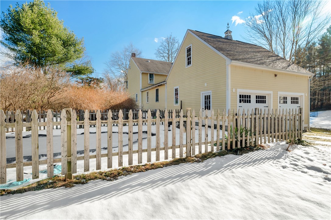 1264 Round Top Road Burrillville, RI 02830 - Photo 9 of 49