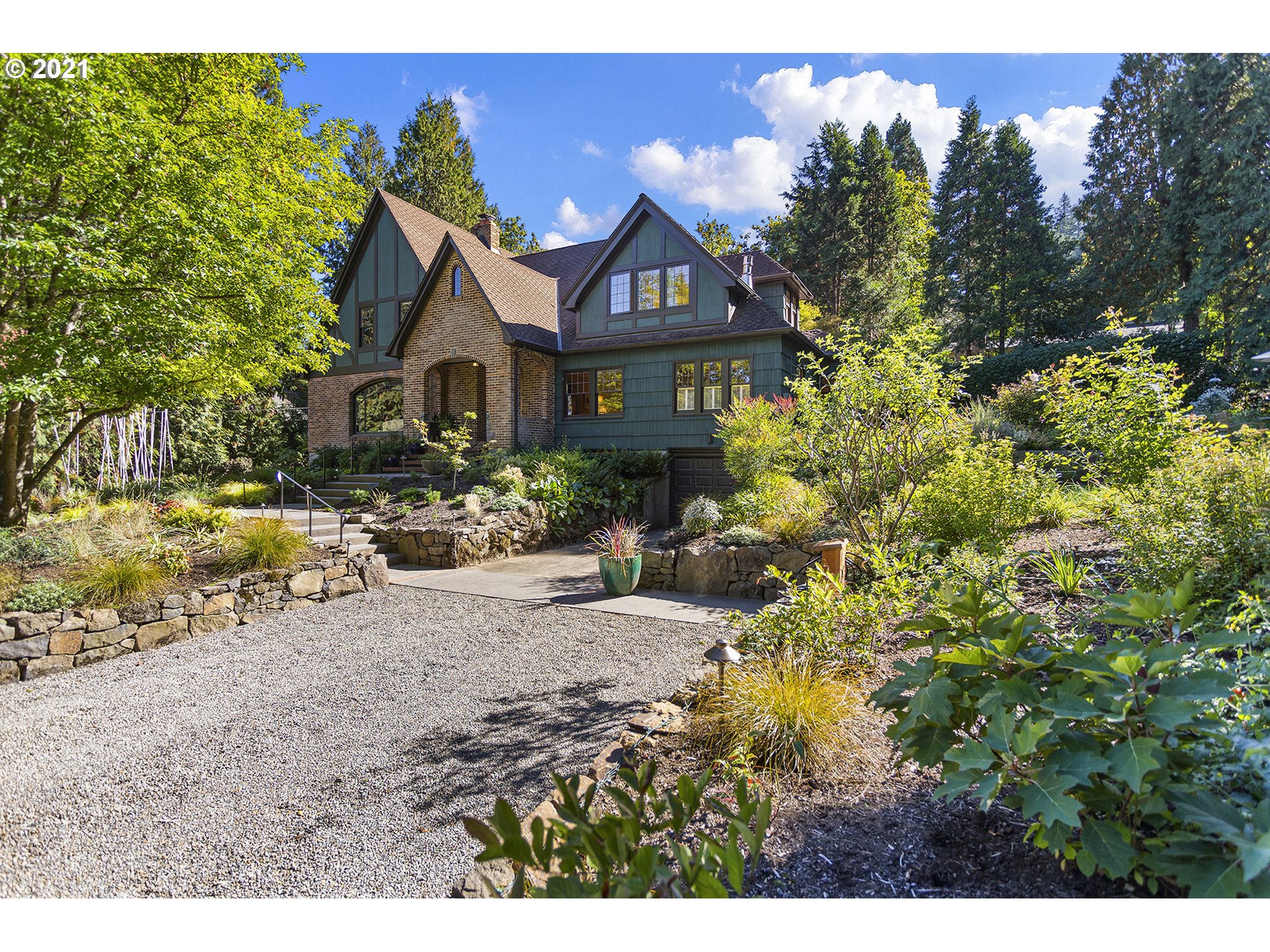 1610 South Radcliffe Road Portland, OR 97219 - Photo 1 of 32 Gallery Image 1