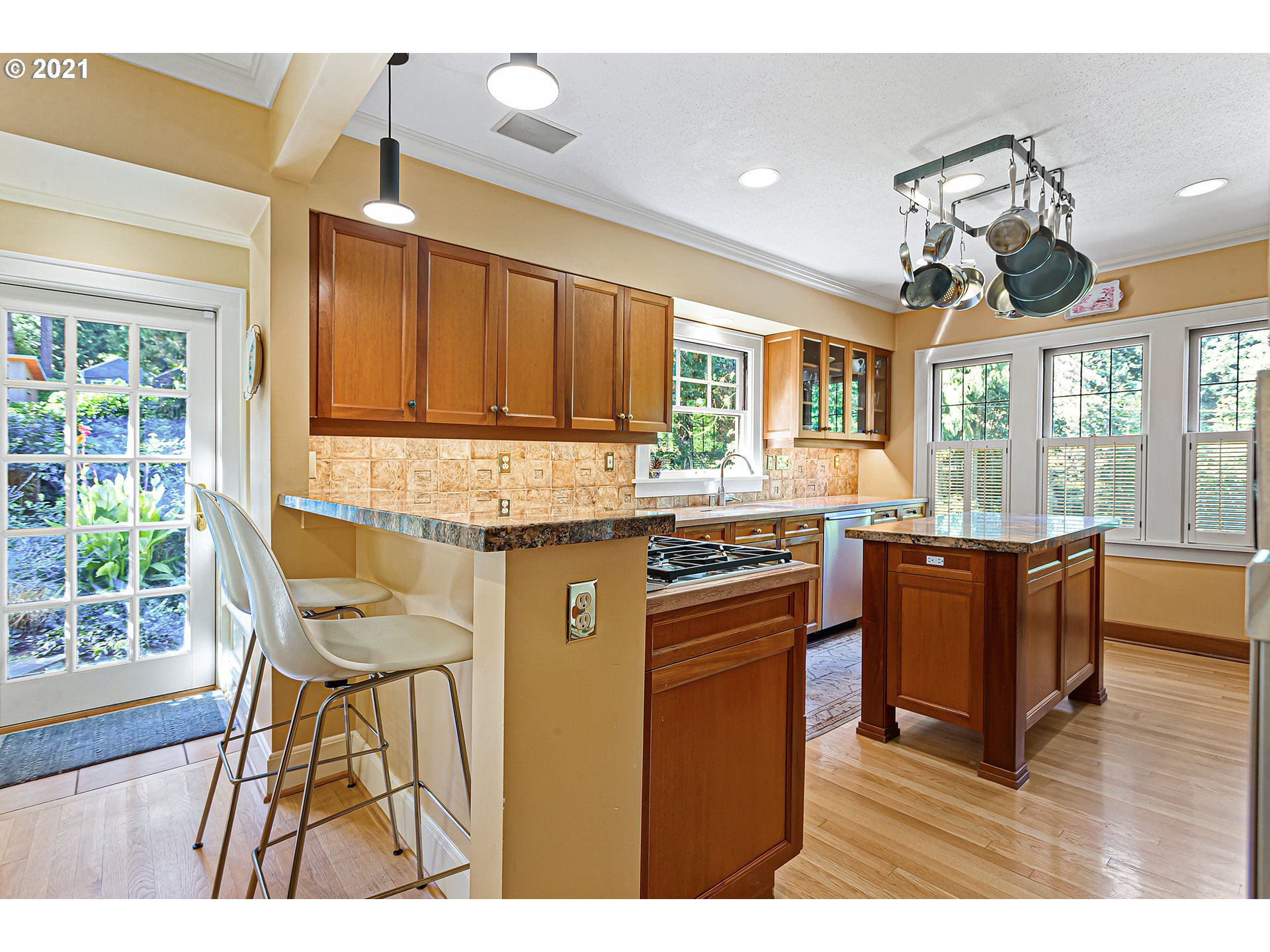 1610 South Radcliffe Road Portland, OR 97219 - Photo 13 of 32 Gallery Image 13