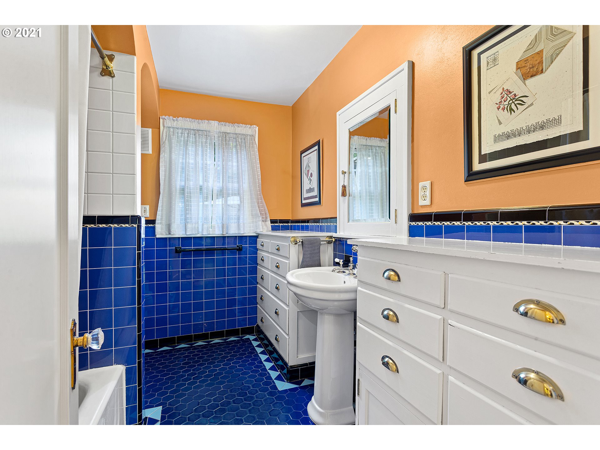 1610 South Radcliffe Road Portland, OR 97219 - Photo 16 of 32 Gallery Image 16