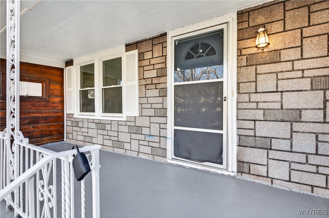 157 Davidson Avenue Buffalo, NY 14215 - Photo 4 of 43