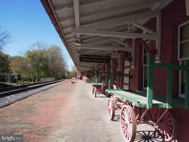 $1,925 | 6 North Farquhar Street, Union Bridge, MD 21791