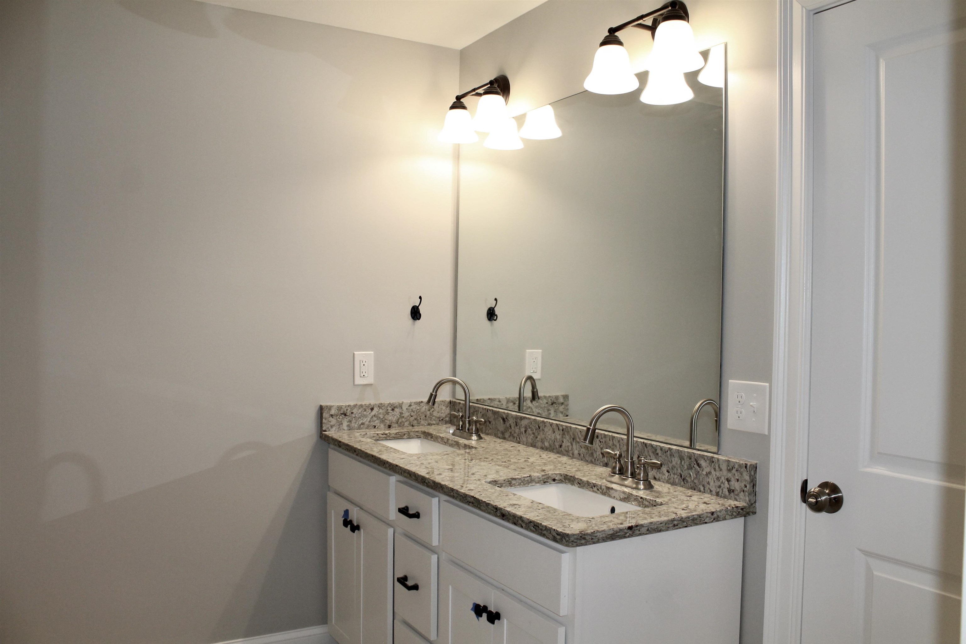 18 Maple Street, Unit 6 Derry, NH 03038 - Photo 19 of 24 Gallery Image 19