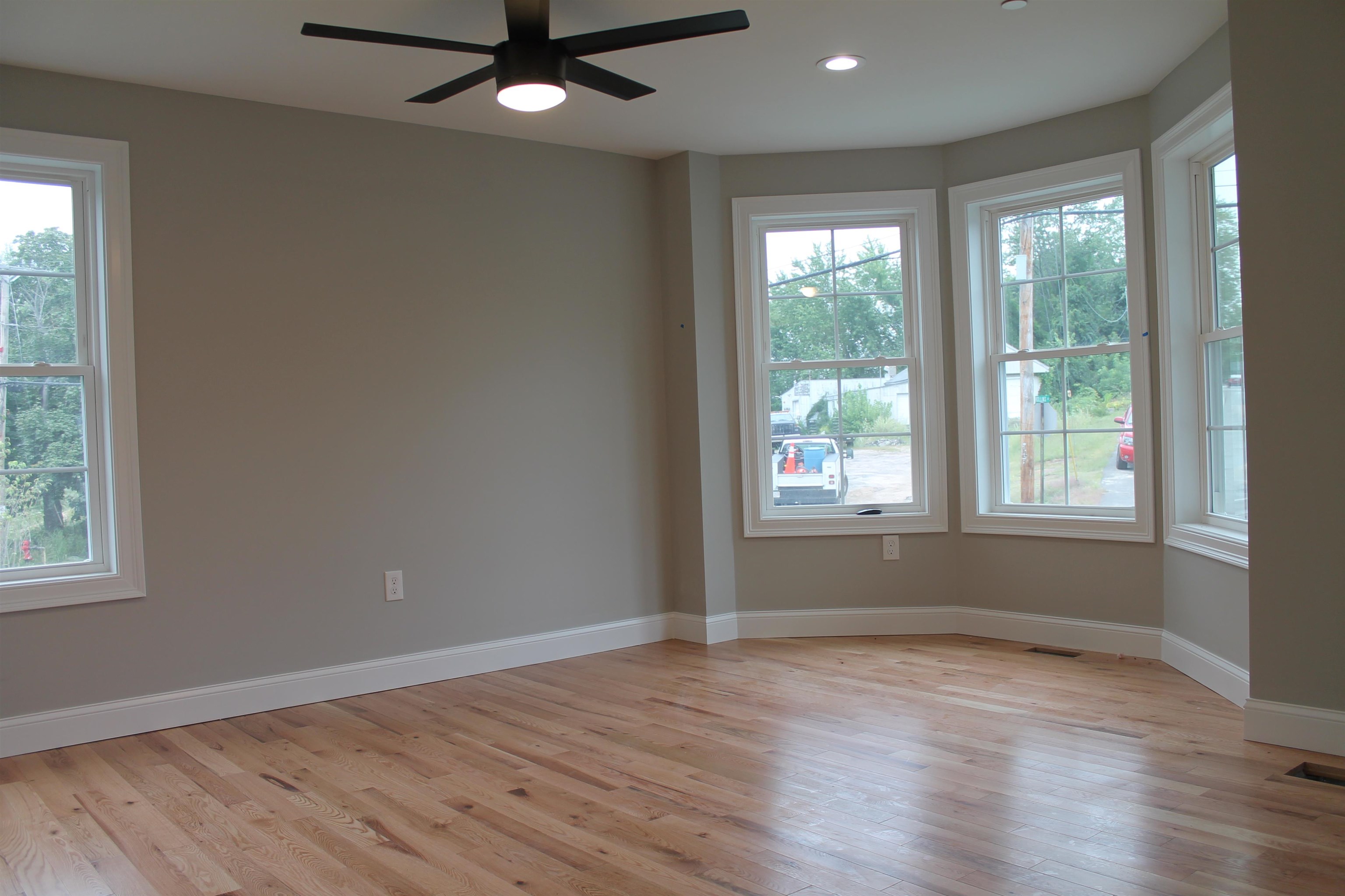 18 Maple Street, Unit 6 Derry, NH 03038 - Photo 3 of 24 Gallery Image 3