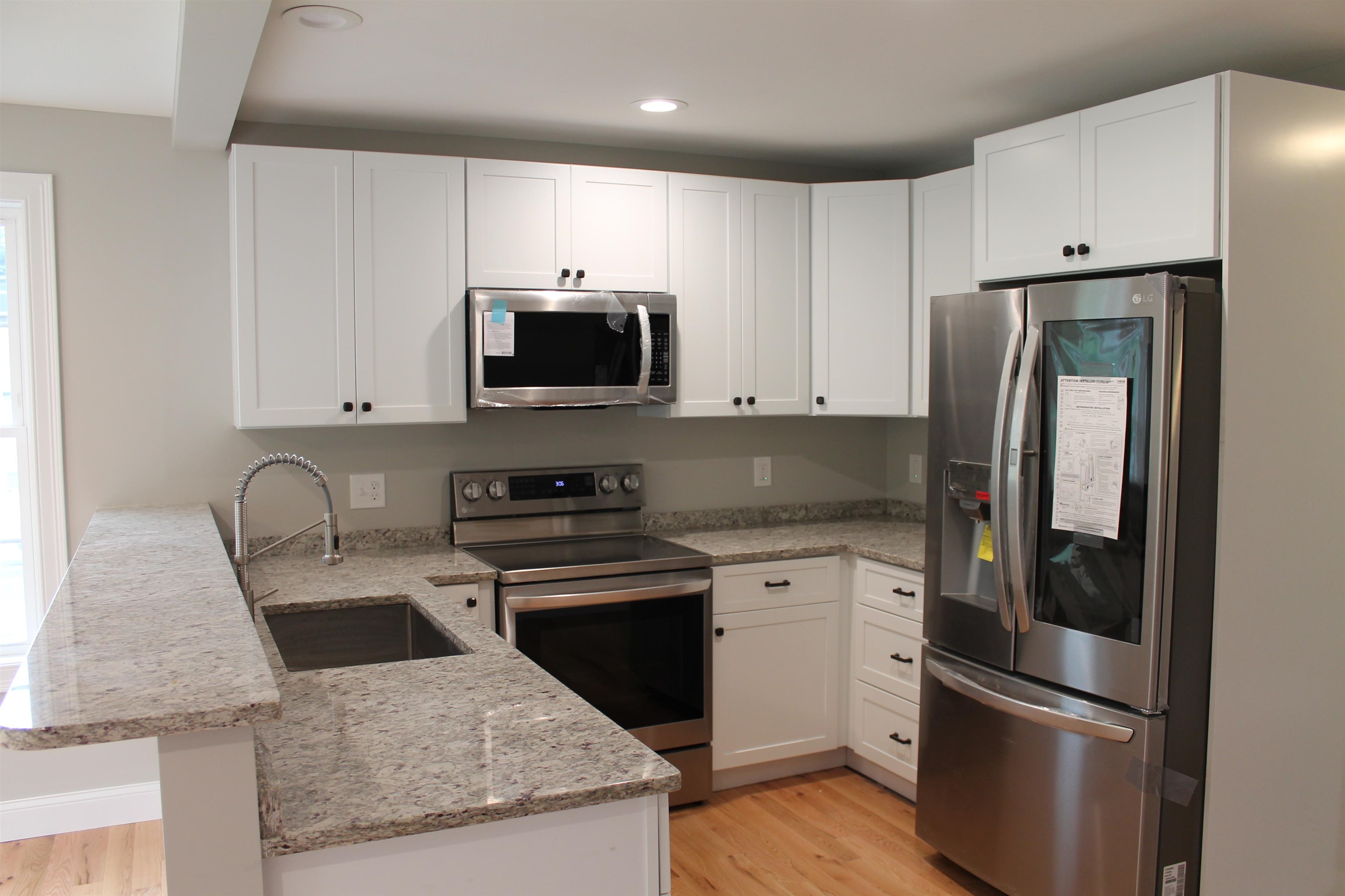 18 Maple Street, Unit 6 Derry, NH 03038 - Photo 7 of 24 Gallery Image 7