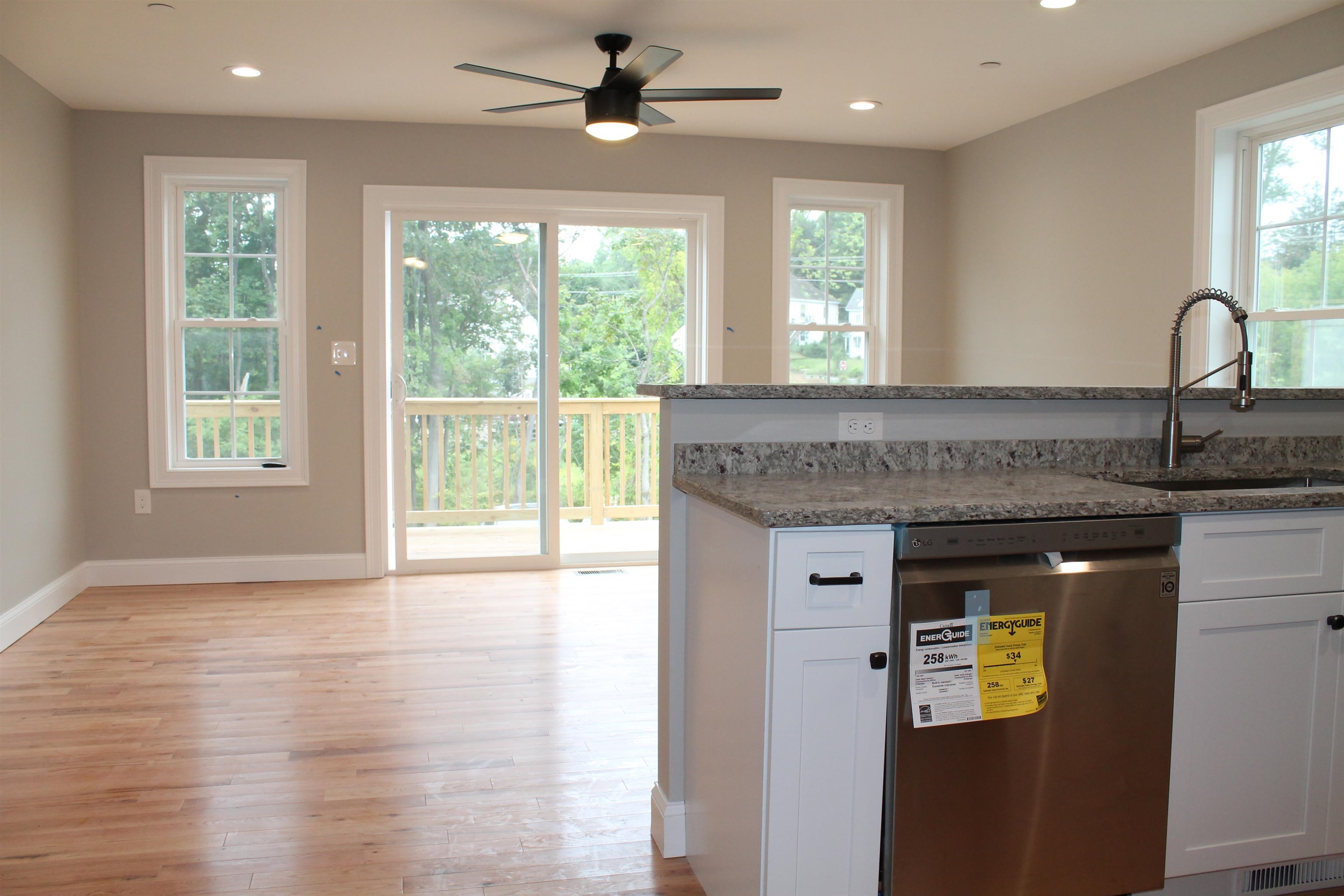 18 Maple Street, Unit 6 Derry, NH 03038 - Photo 9 of 24 Gallery Image 9