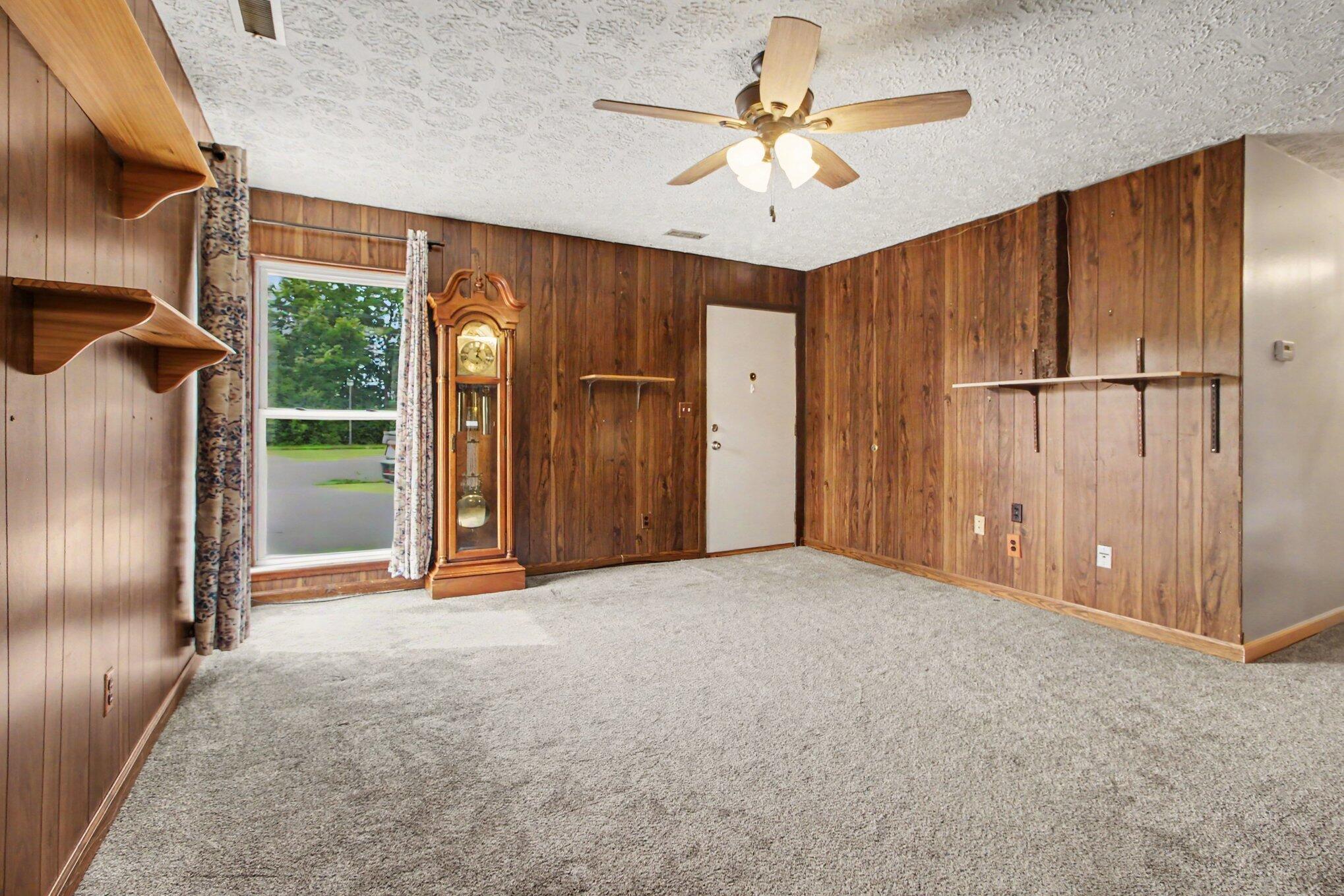 1711 Grove Road Ypsilanti, MI 48198 - Photo 3 of 28 004_file_9180