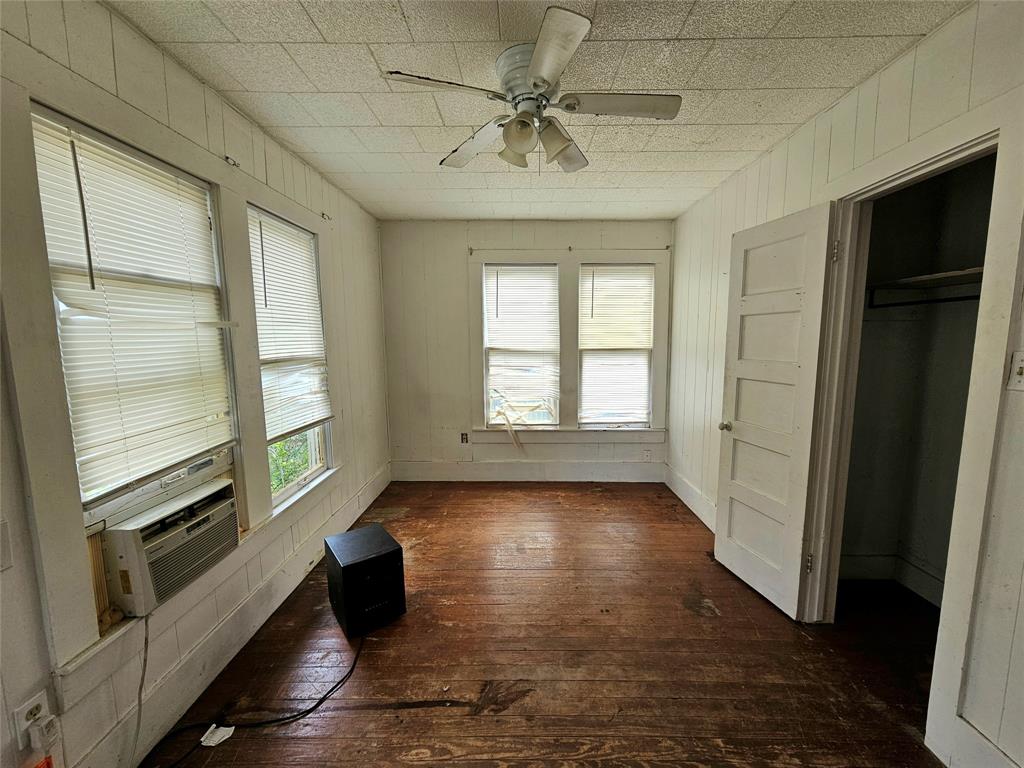 704 2nd Street Bangs, TX 76823 - Photo 3 of 10 a view of an empty room with a window