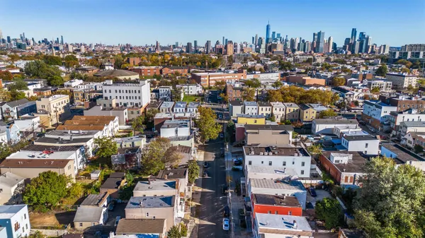 $2,950 | 46 Spruce Street, Unit 2, Jersey City, NJ 07306