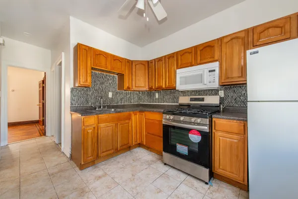 $2,950 | 46 Spruce Street, Unit 2, Jersey City, NJ 07306