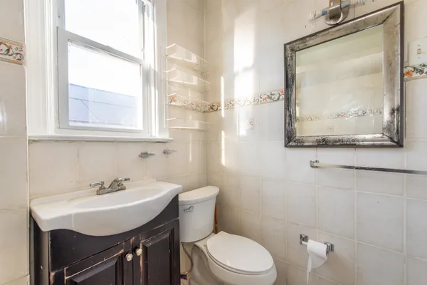 $2,950 | 46 Spruce Street, Unit 2, Jersey City, NJ 07306