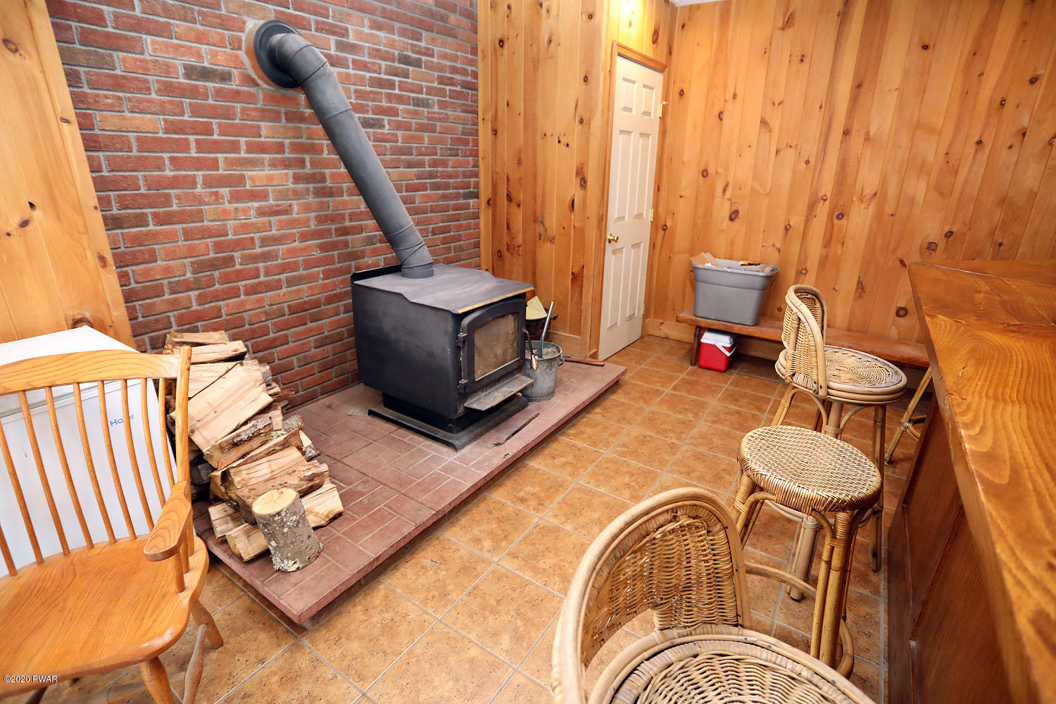 133 Beech Road Equinunk, PA 18417 - Photo 6 of 29 Family Room