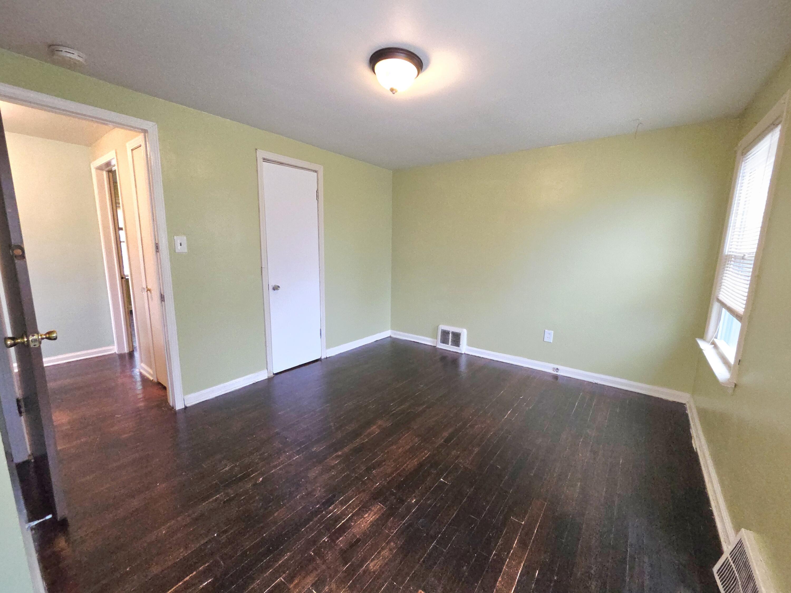 11314 Greiner Street Detroit, MI 48234 - Photo 3 of 28 20260322_095804