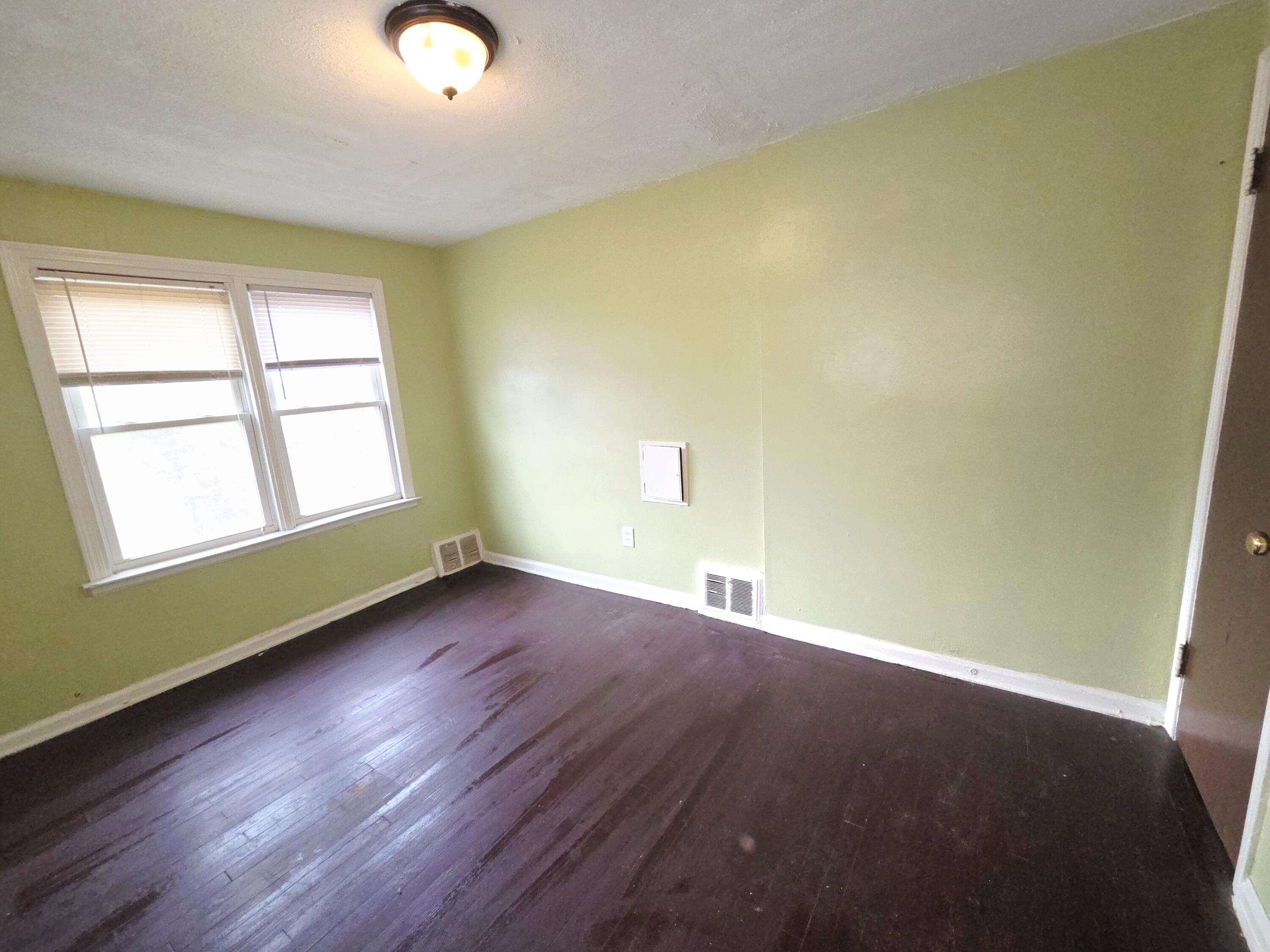 11314 Greiner Street Detroit, MI 48234 - Photo 5 of 28 20260322_111359