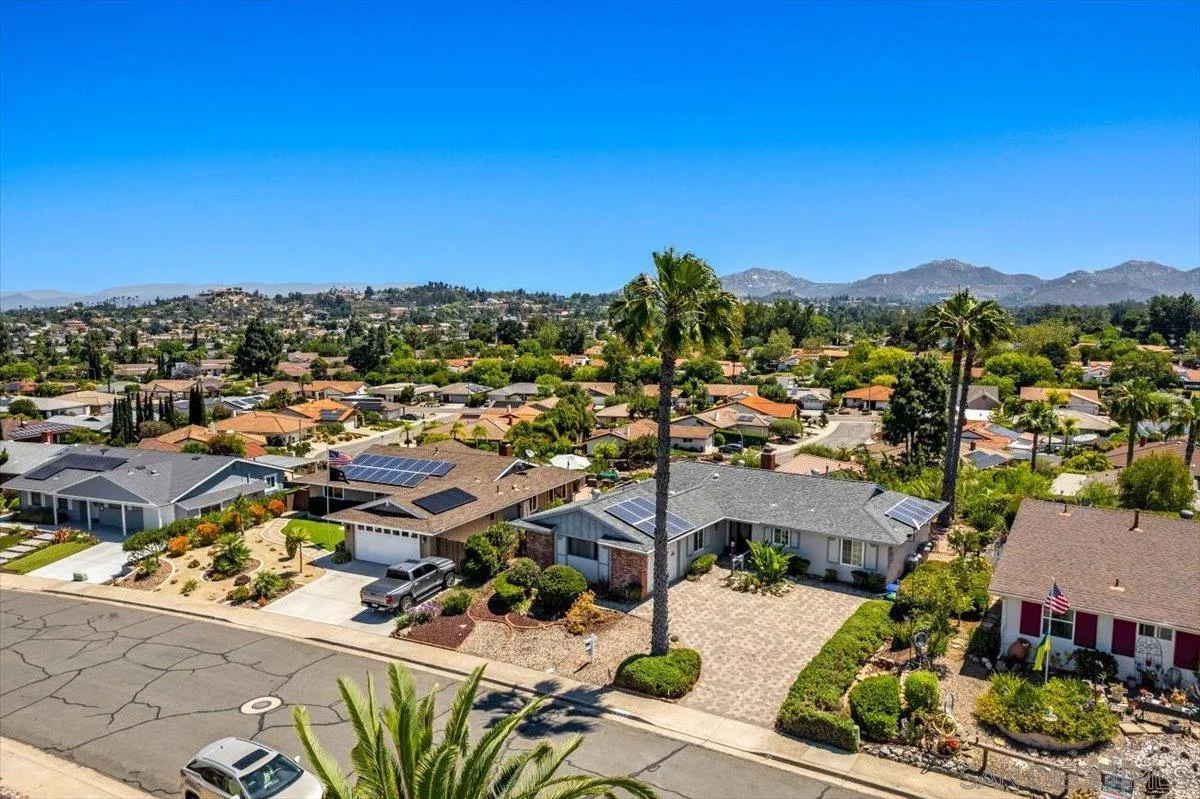 16413 Roca Drive San Diego, CA 92128 - Photo 3 of 35