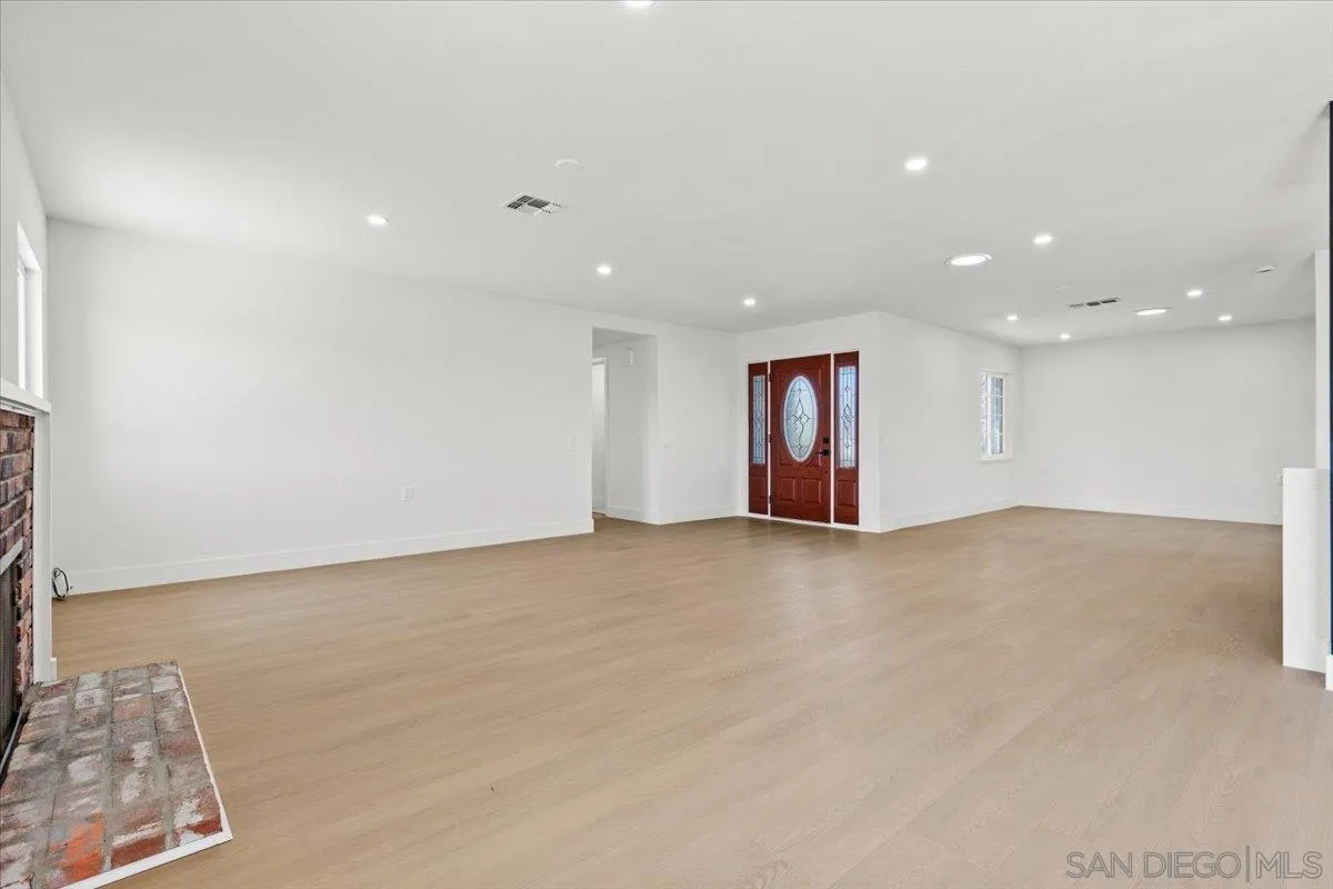 16413 Roca Drive San Diego, CA 92128 - Photo 9 of 35