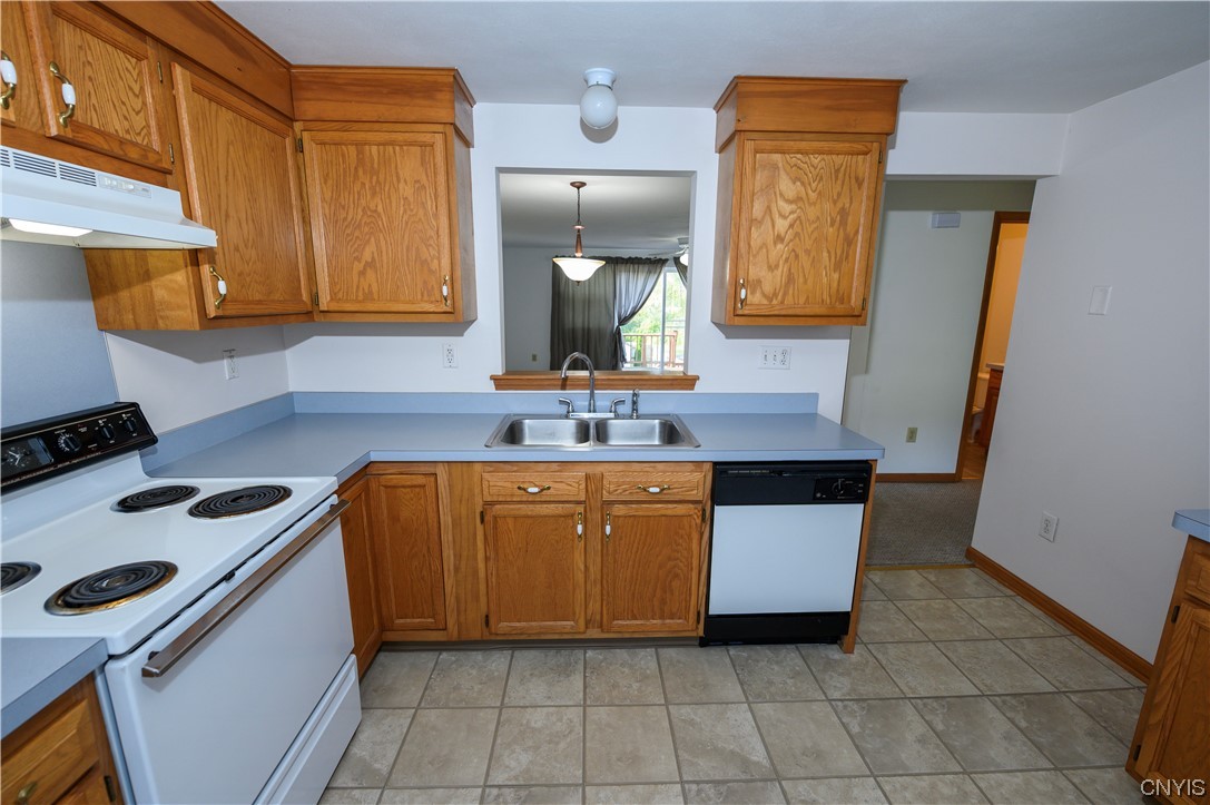 6167 Diffin Road Cicero, NY 13039 - Photo 11 of 29