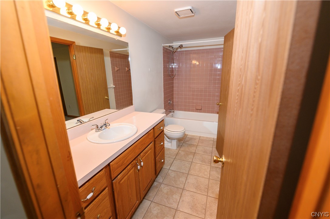 6167 Diffin Road Cicero, NY 13039 - Photo 21 of 29