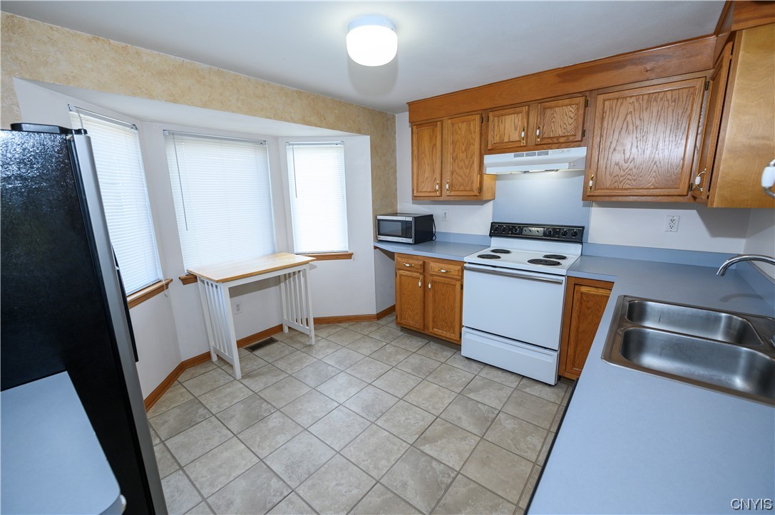 6167 Diffin Road Cicero, NY 13039 - Photo 9 of 29