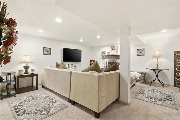 $300,000 | 5301 Ranchview Drive, Pittsburgh, PA 15236